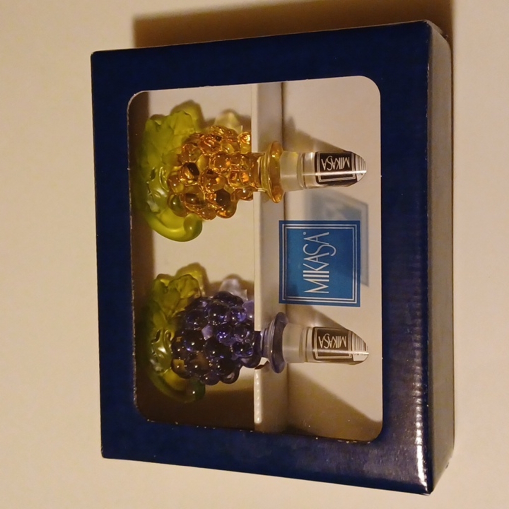NIB MIKASA CHABLIS (WINE) BOTTLESTOPPER SET OF 2